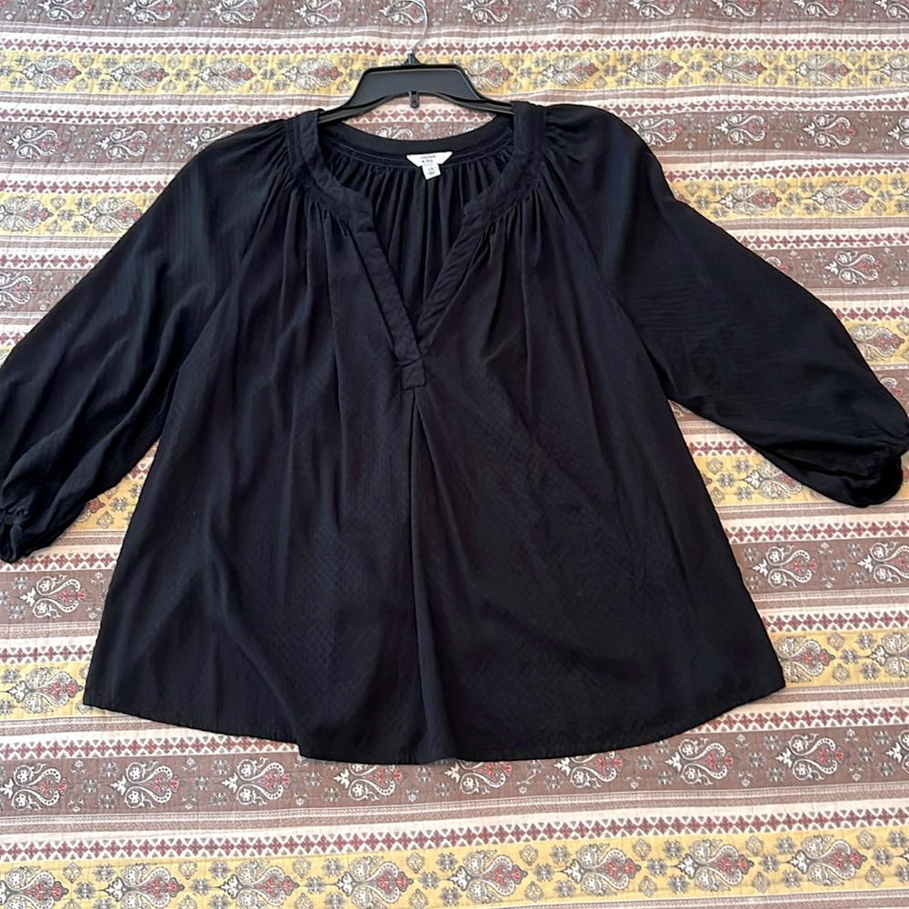 Crown & Ivy Black Textured Blouse, 3/4 sleeves .. size 1X